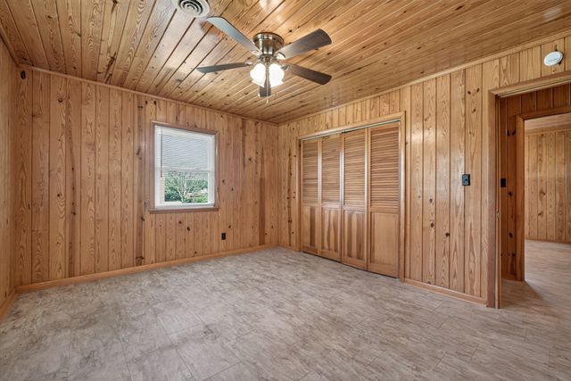 8997 Holmes Creek Rd, Smithville, TN 37166