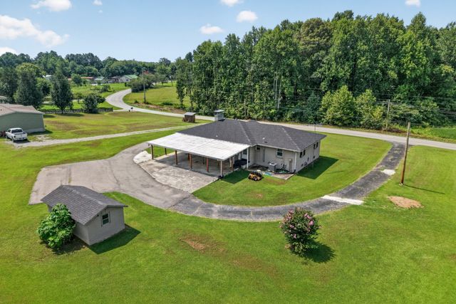 8997 Holmes Creek Rd, Smithville, TN 37166
