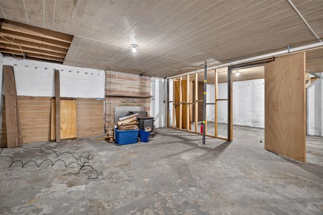 8997 Holmes Creek Rd, Smithville, TN 37166