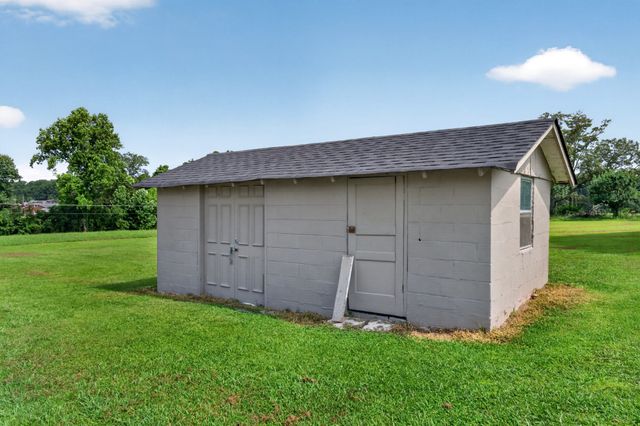 8997 Holmes Creek Rd, Smithville, TN 37166