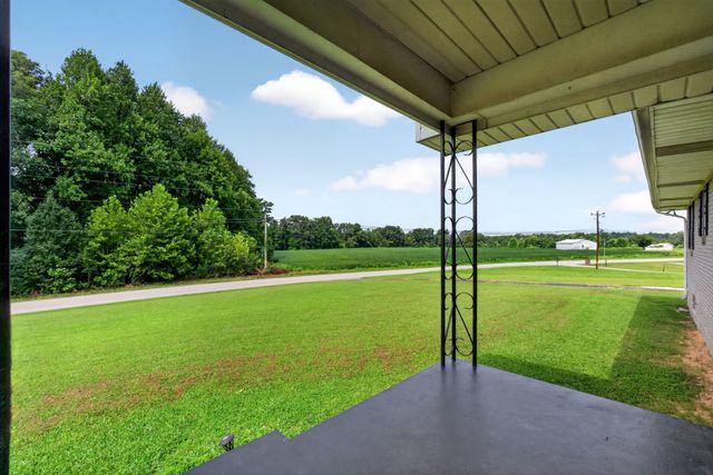 8997 Holmes Creek Rd, Smithville, TN 37166