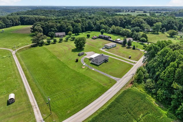 8997 Holmes Creek Rd, Smithville, TN 37166