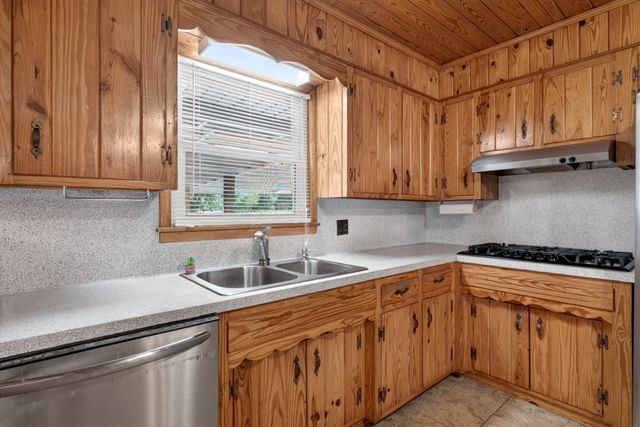 8997 Holmes Creek Rd, Smithville, TN 37166