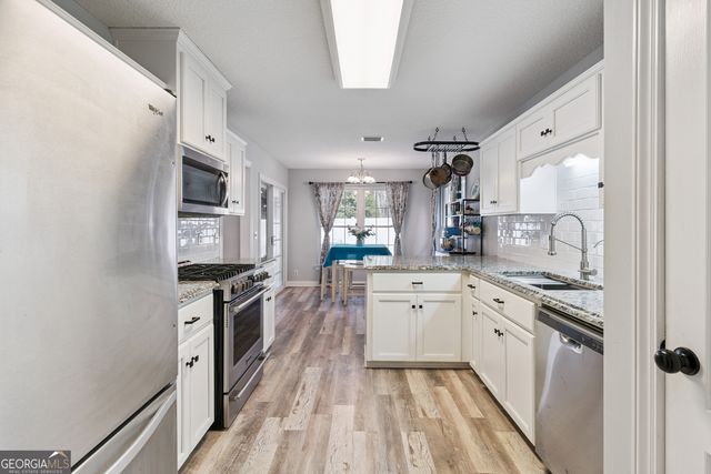 157 Country Walk Circle, Brunswick, GA 31525