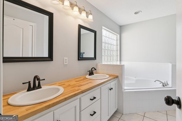 157 Country Walk Circle, Brunswick, GA 31525