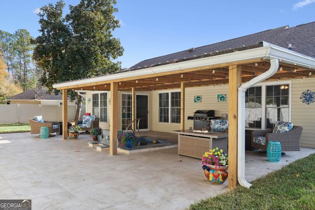 157 Country Walk Circle, Brunswick, GA 31525