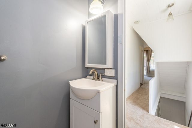 24 Simpson Ave, Parsippany-troy Hills Twp., NJ 07878