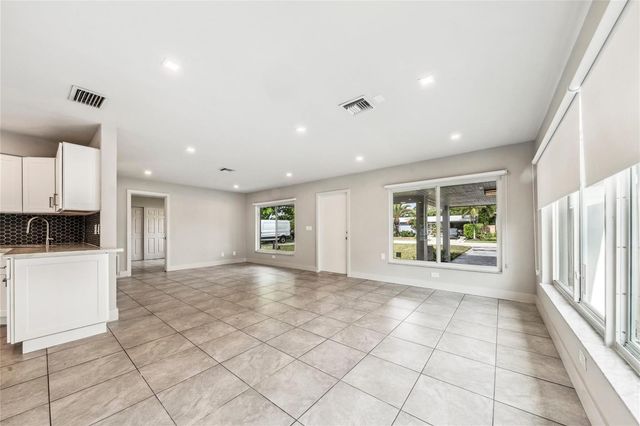 4800 NE 4th Avenue, Fort Lauderdale, FL 33334