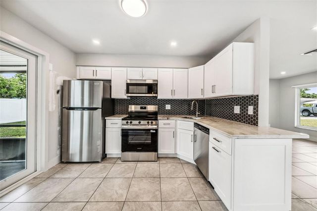 4800 NE 4th Avenue, Fort Lauderdale, FL 33334