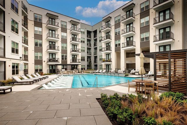 8900 Six Pines Drive 547, The Woodlands, TX 77380