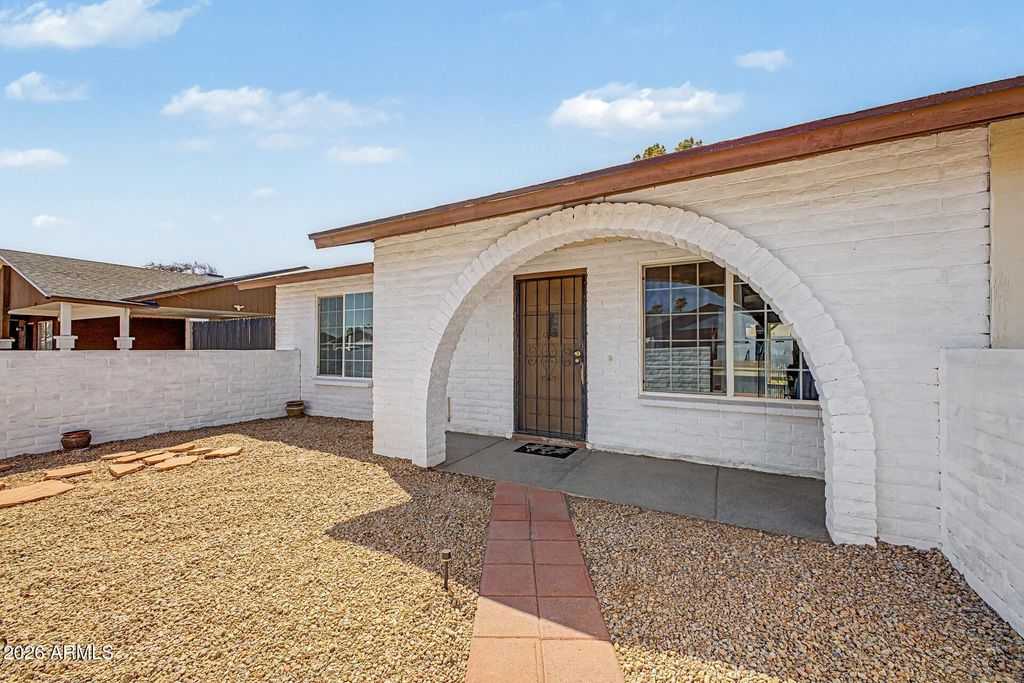2821 W CHARLESTON Avenue, Phoenix, AZ 85053 — photo 4