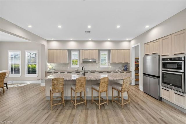 14832 Dockside LN, Naples, FL 34114