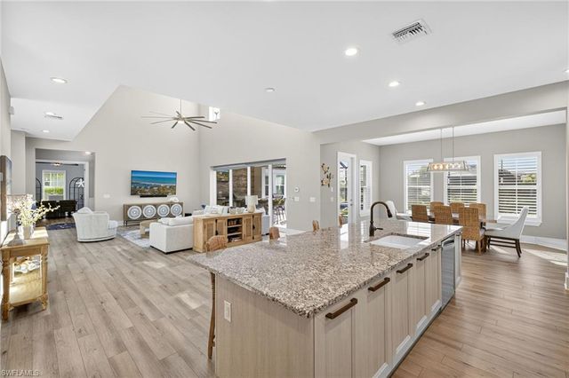 14832 Dockside LN, Naples, FL 34114