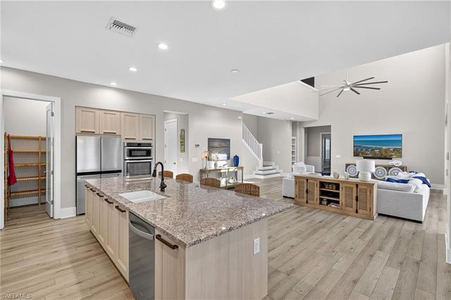 14832 Dockside LN, Naples, FL 34114