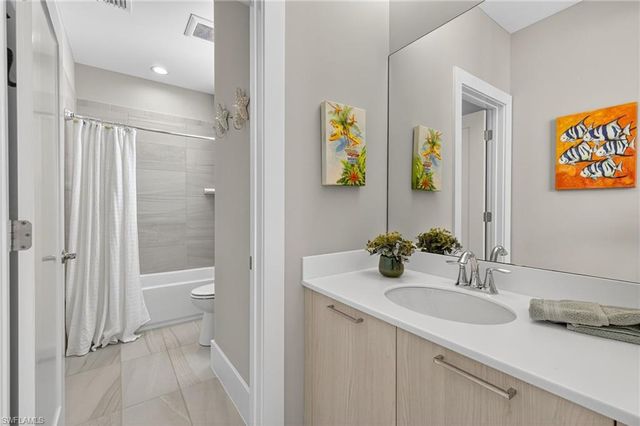 14832 Dockside LN, Naples, FL 34114