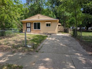 15072 Bramell Street, Detroit, MI 48223