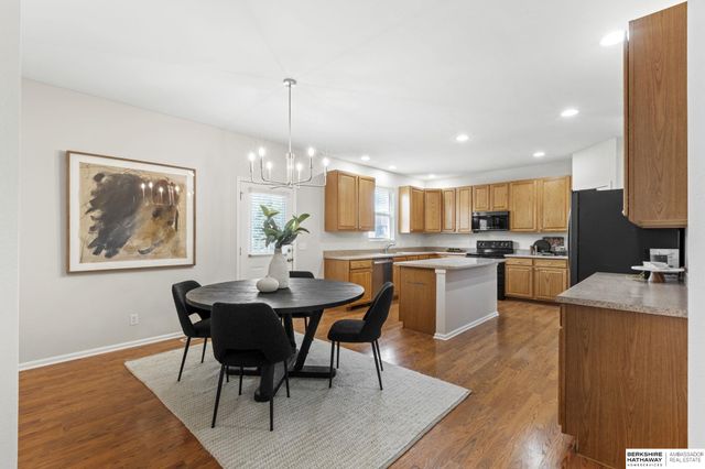16147 U Circle, Omaha, NE 68135