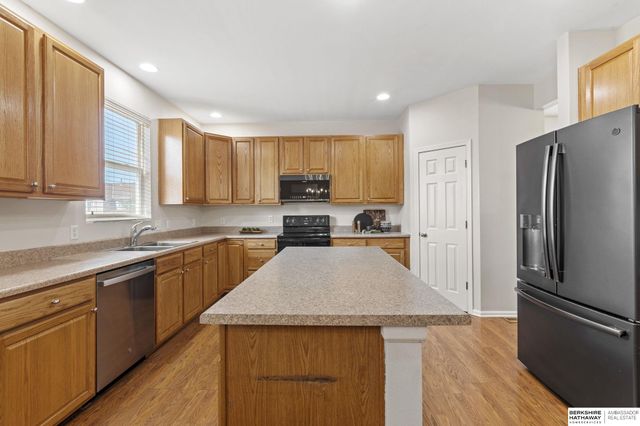 16147 U Circle, Omaha, NE 68135