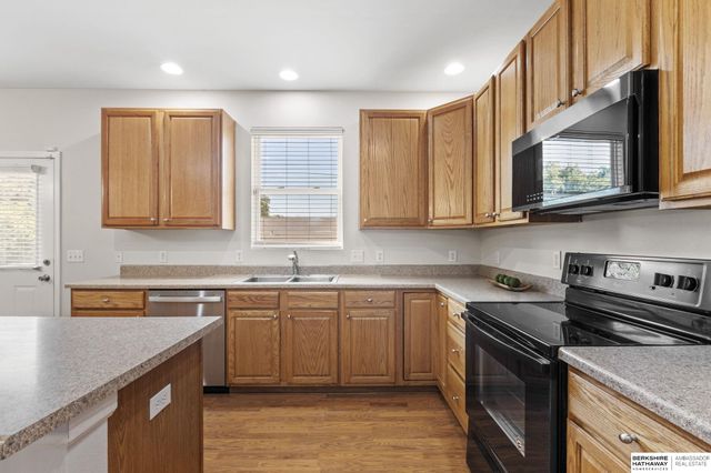 16147 U Circle, Omaha, NE 68135