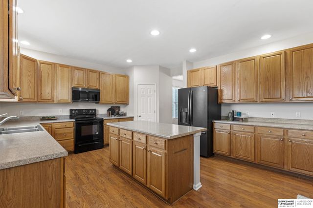 16147 U Circle, Omaha, NE 68135