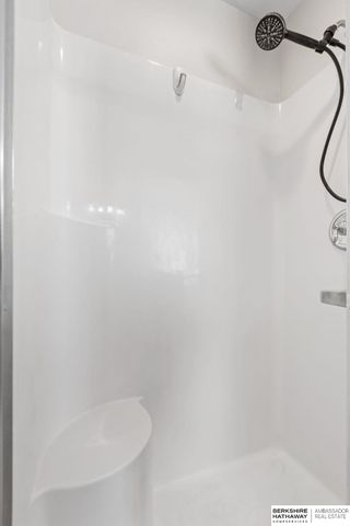 16147 U Circle, Omaha, NE 68135
