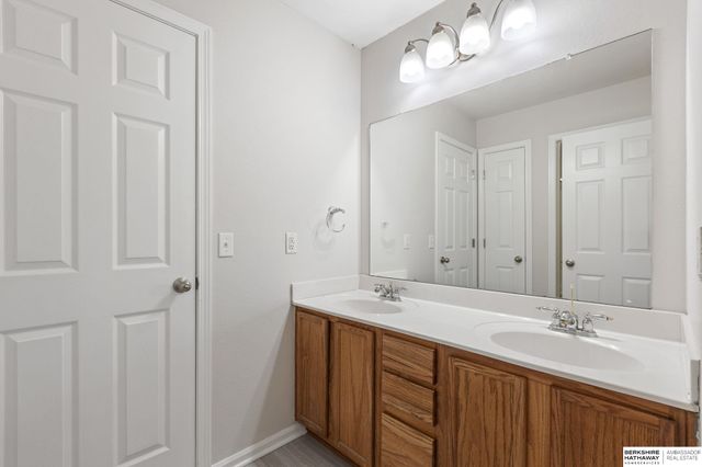 16147 U Circle, Omaha, NE 68135