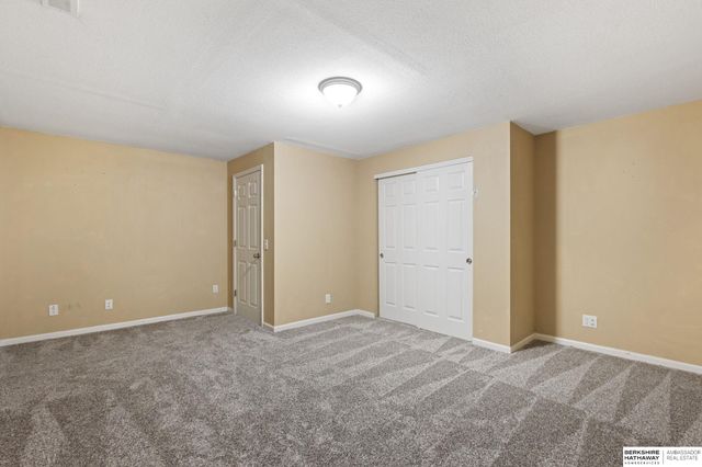 16147 U Circle, Omaha, NE 68135