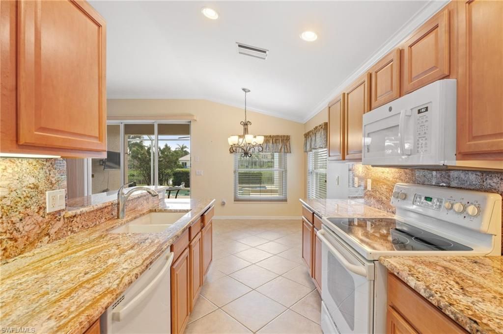 Image 13 of property listing at 2506 Greendale PL, Cape Coral, FL 33991