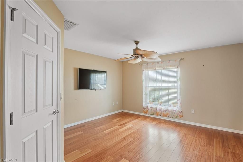 Image 19 of property listing at 2506 Greendale PL, Cape Coral, FL 33991