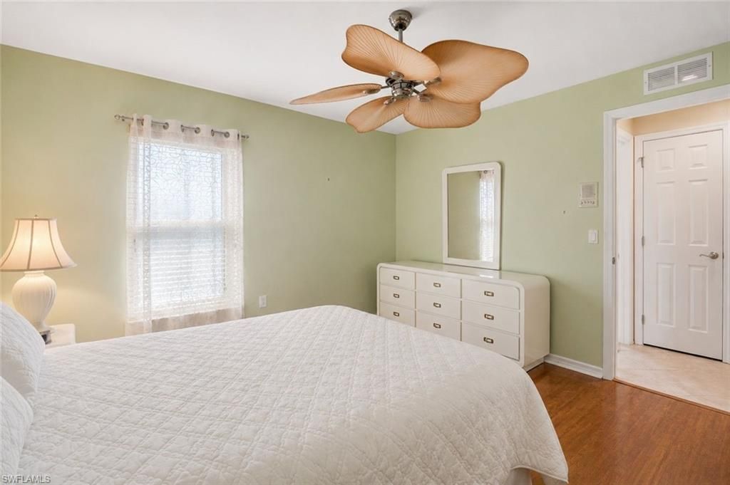 Image 22 of property listing at 2506 Greendale PL, Cape Coral, FL 33991