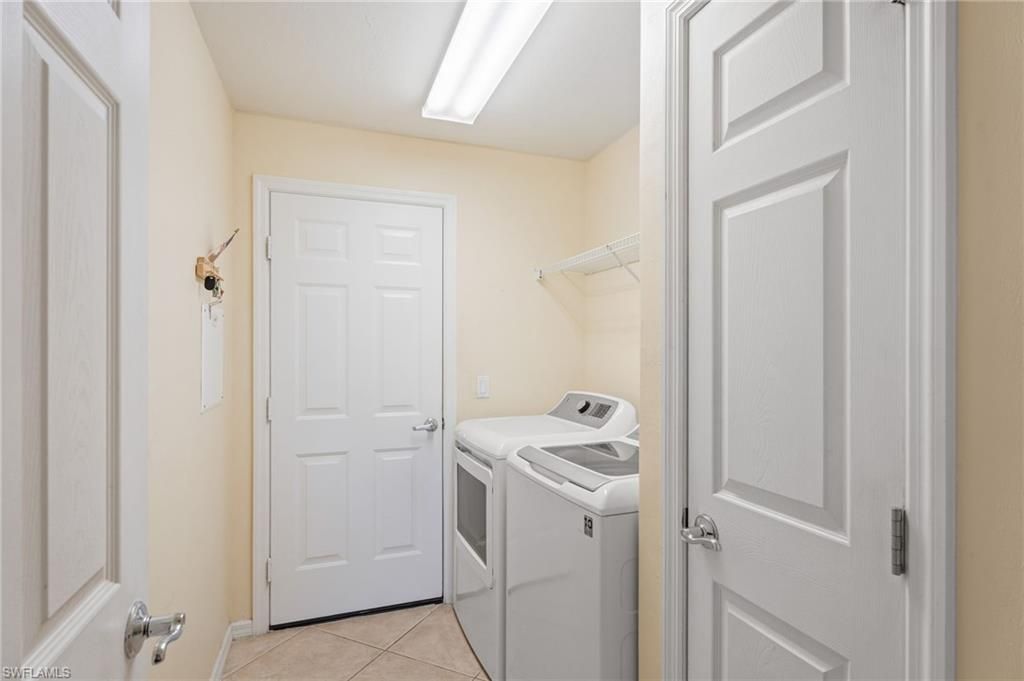 Image 24 of property listing at 2506 Greendale PL, Cape Coral, FL 33991