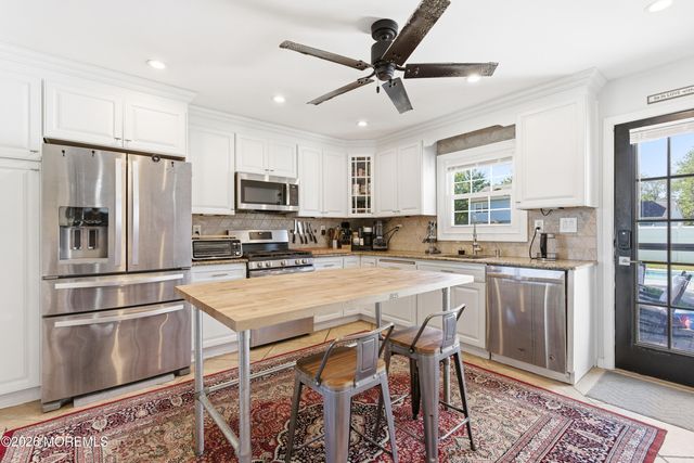 18 Maurice Avenue, Holmdel, NJ 07733