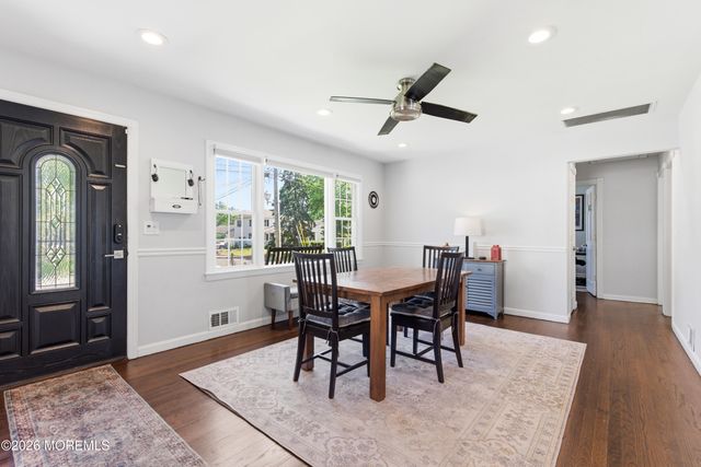 18 Maurice Avenue, Holmdel, NJ 07733