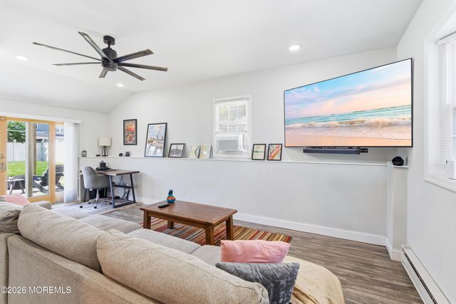 18 Maurice Avenue, Holmdel, NJ 07733