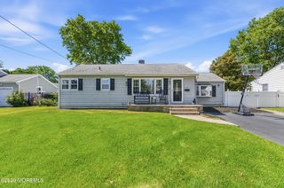18 Maurice Avenue, Holmdel, NJ 07733