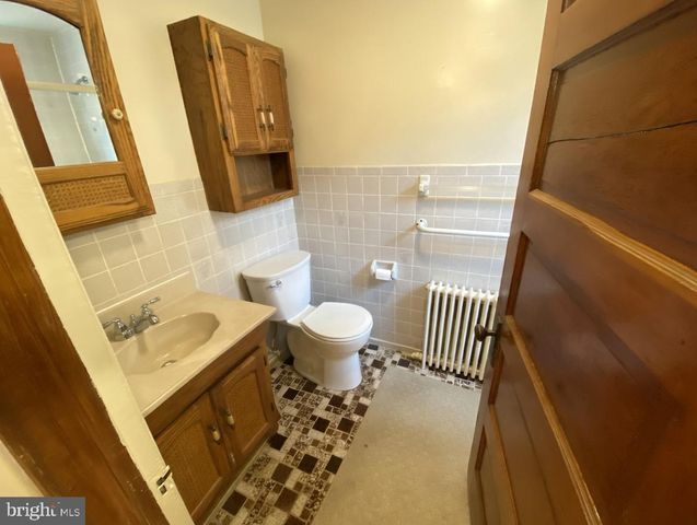 7816 DERWOOD ST, Rockville, MD 20855