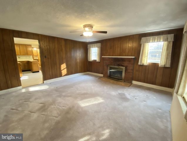 7816 DERWOOD ST, Rockville, MD 20855