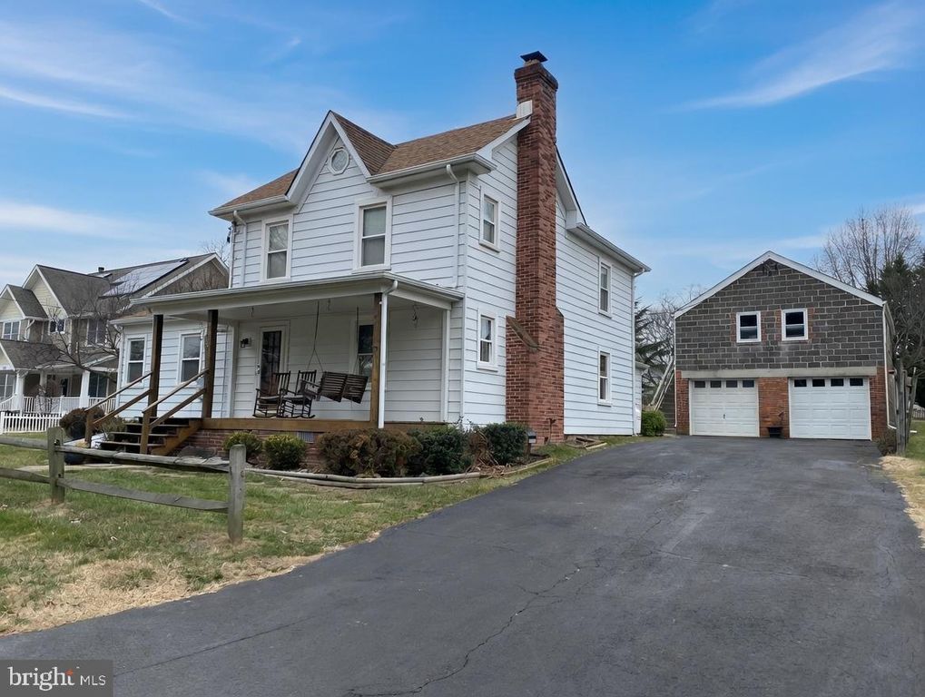 7816 DERWOOD ST, Rockville, MD 20855