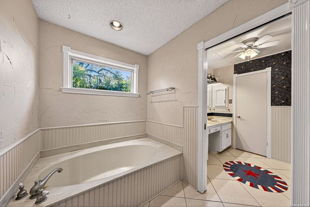 13703 Hunters Hawk, San Antonio, TX 78230