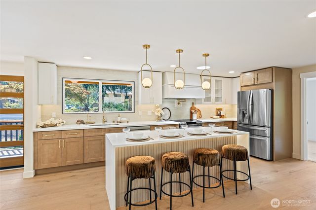17229 72nd Avenue W, Edmonds, WA 98026