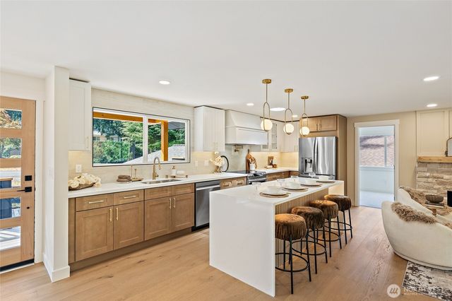 17229 72nd Avenue W, Edmonds, WA 98026