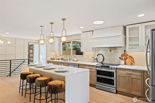 17229 72nd Avenue W, Edmonds, WA 98026
