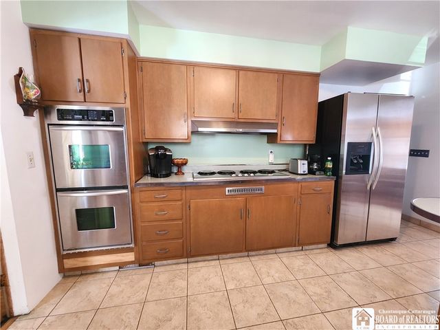 8 Lafayette Avenue, Dunkirk, NY 14048