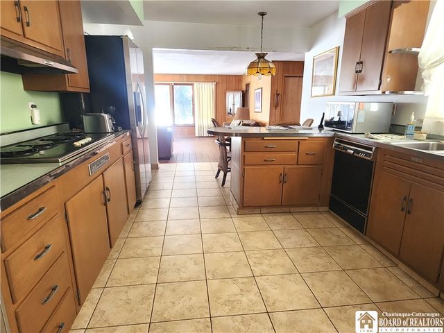 8 Lafayette Avenue, Dunkirk, NY 14048