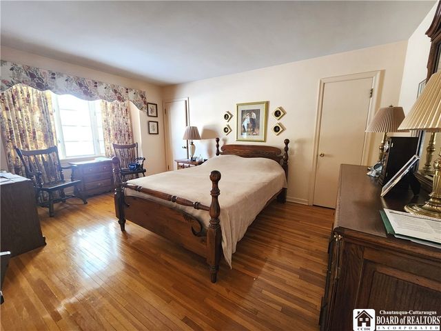 8 Lafayette Avenue, Dunkirk, NY 14048