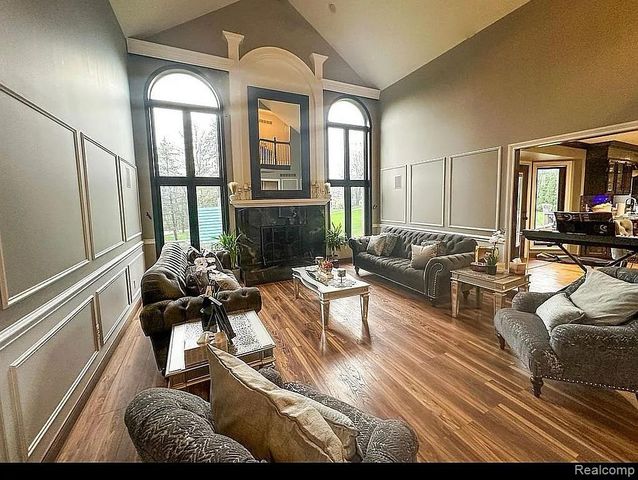 54888 Ridgeview Drive, Shelby Twp, MI 48316