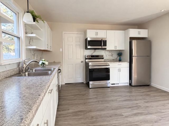 3001 Sheridan Avenue N, Minneapolis, MN 55411
