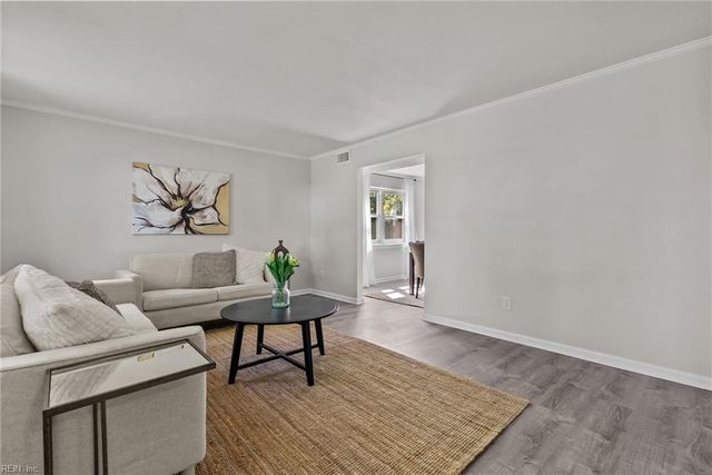 528 Woodlake Rd RD, Virginia Beach, VA 23452