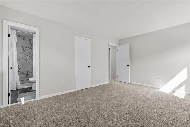 528 Woodlake Rd RD, Virginia Beach, VA 23452