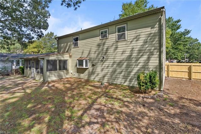 528 Woodlake Rd RD, Virginia Beach, VA 23452